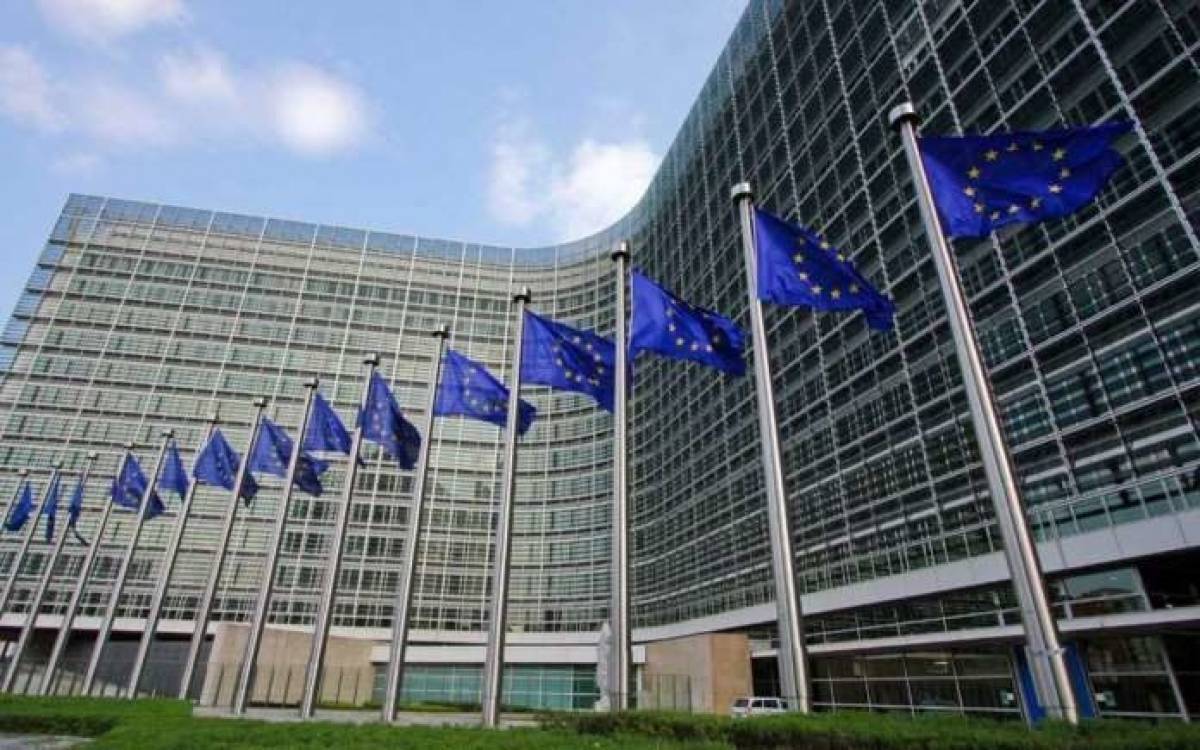 Κομισιόν:Δεν ξέρει αν είναι παράνομη η διαδικασία πώλησης των ΕΛ.ΠΕ!