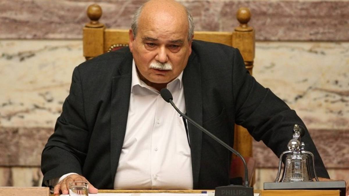 Φρένο στα σενάρια πρόωρων εκλογών έβαλε ο Βούτσης