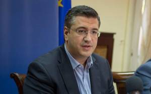 Τζιτζικώστας: Επιχορήγηση 5.000-50.000 ευρώ σε επιχειρήσεις με έως 50 εργαζόμενους