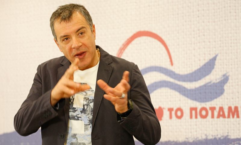Κριτική σε υψηλούς τόνους από τον Σ. Θεοδωράκη σε κυβέρνηση και ΣΥΡΙΖΑ