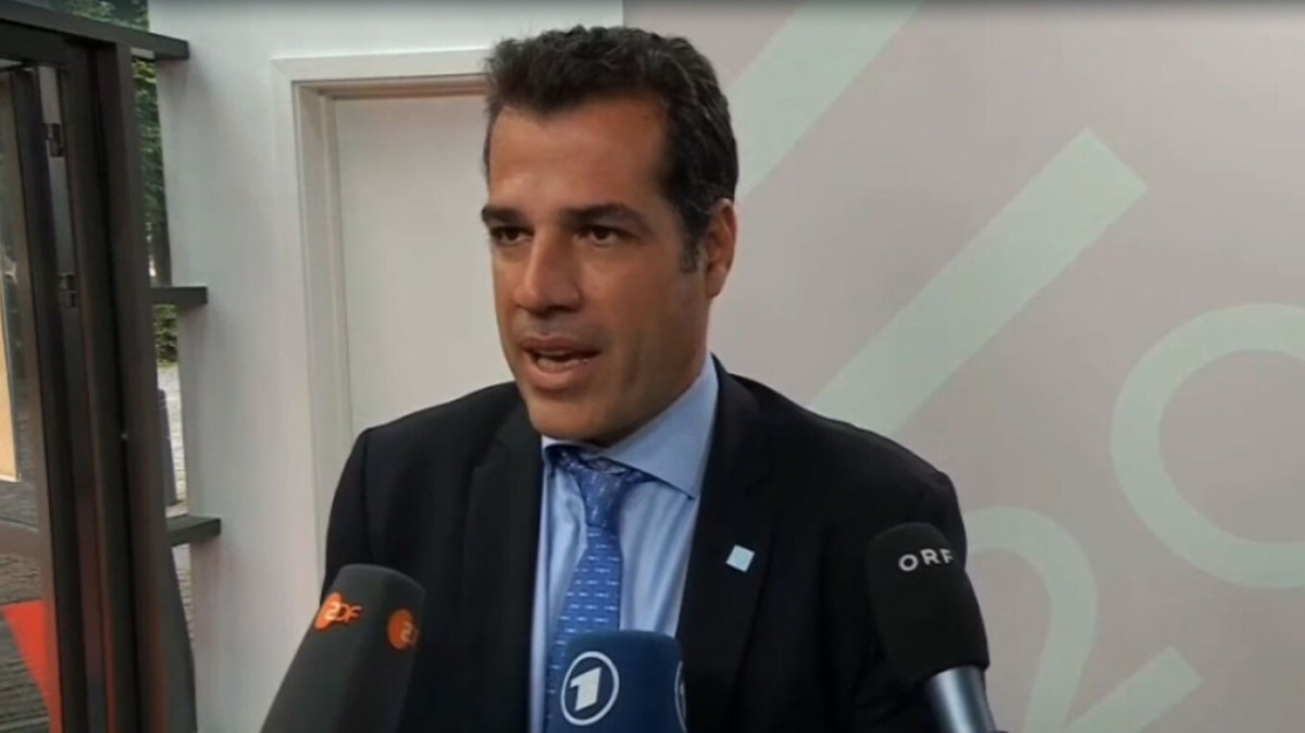 Πλεύρης από Κοπεγχάγη: Φυλακή ή επιστροφή για όσους μετανάστες εισέρχονται παράνομα
