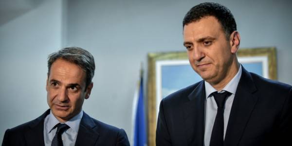 Συνάντηση Μητσοτάκη - Κικίλια για άμεση εφαρμογή του αντικαπνιστικού νόμου
