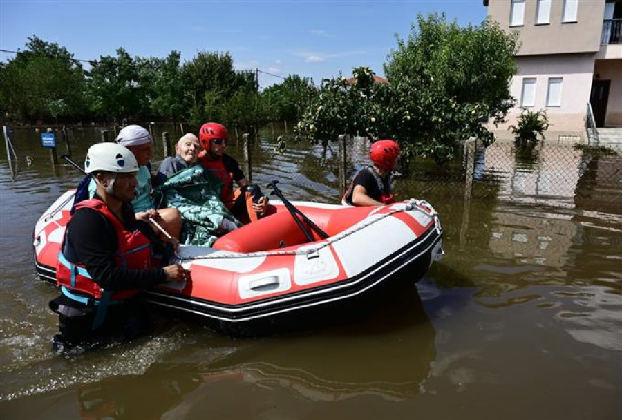 Πυροσβεστική: 4.594 διασώσεις και 12.008 κλήσεις απ’την αρχή της κακοκαιρίας