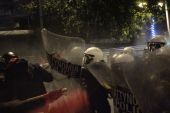 Εκτεταμένα επεισόδια στο κέντρο της Αθήνας μεταξύ διαδηλωτών και ΜΑΤ