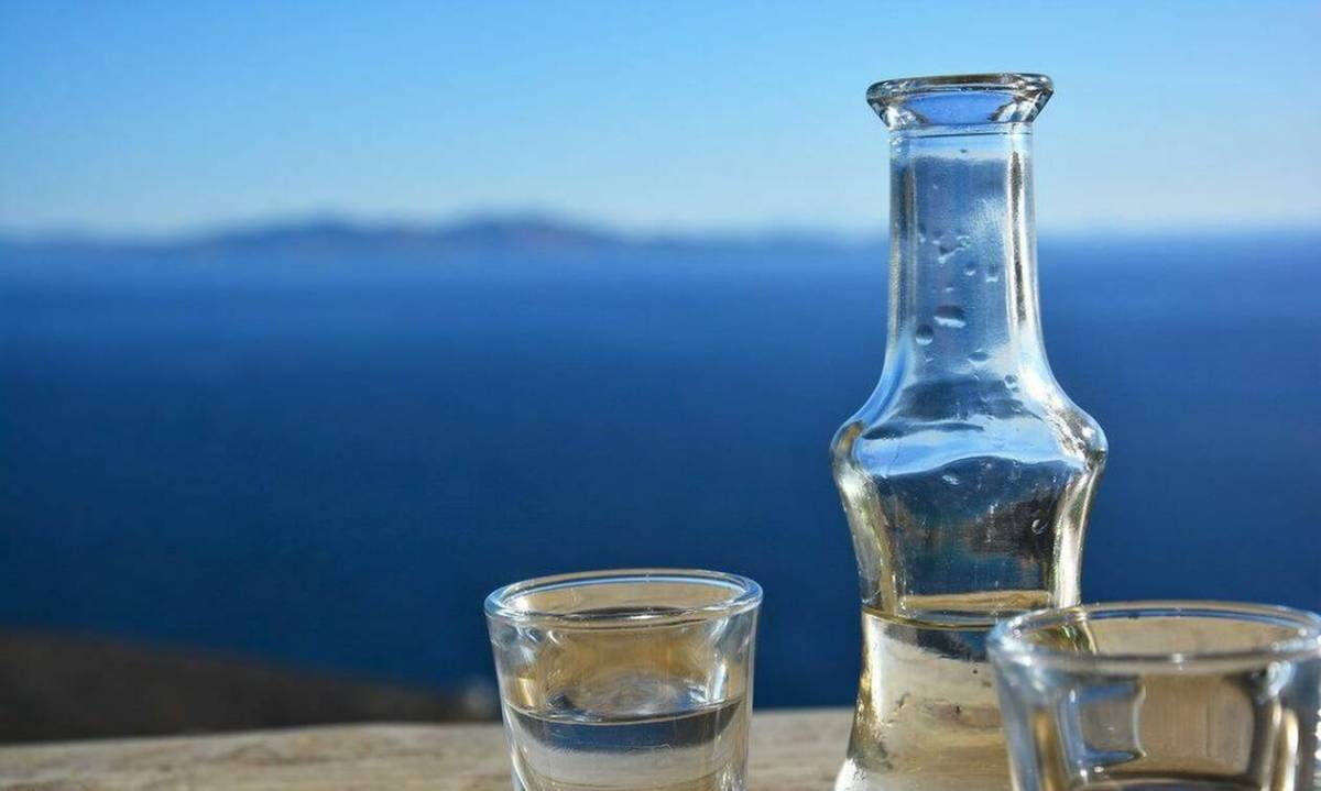 «Παραδοσιακό απόσταγμα διημέρων»: Νέο πλαίσιο για τσίπουρο και τσικουδιά