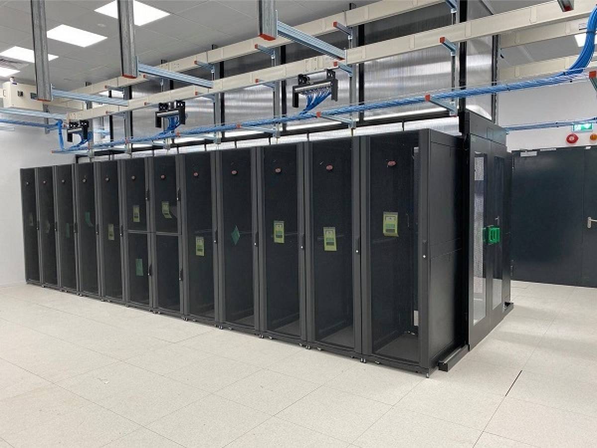 Συνεργασία Schneider Electric-Simplex για τη λειτουργία data-center στην Κύπρο