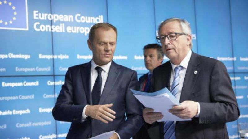 Εντυπωσιακή πτώση των μεταναστευτικών ροών διαπιστώνουν Τουσκ-Γιούνκερ