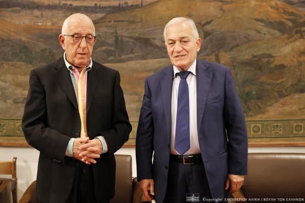 Ο πρόεδρος της Βουλής συναντήθηκε με την ΚΕΔΕ