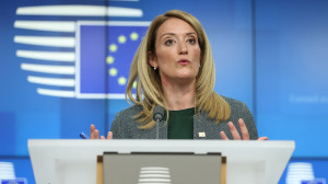 Μέτσολα: Επανεκκίνηση της διαδικασίας για συμφωνία ΕΕ–ΗΠΑ μετά την υπαναχώρηση Τραμπ