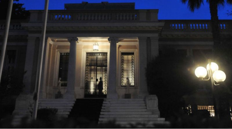 Η κυβέρνηση ανακοινώνει δημοψήφισμα
