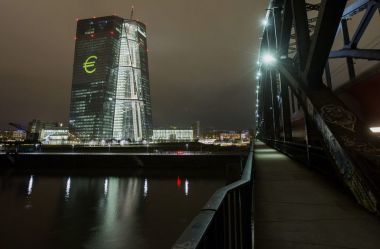 Σημαντικές επαφές στη Φρανκφούρτη-Τι είπαν οι τραπεζίτες στη Νουί