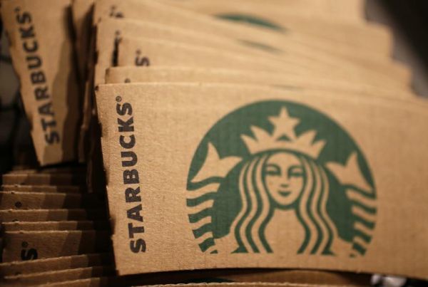 Μπαίνει στα Starbucks το ελληνικό γιαούρτι