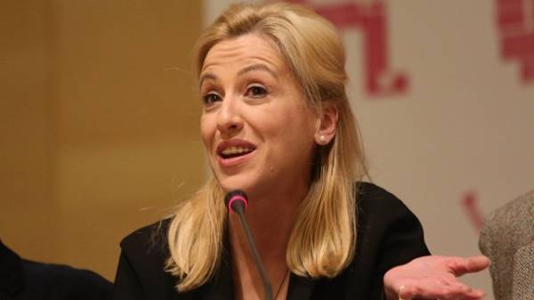 Άκυρο της Δούρου στο αίτημα της αντιπολίτευσης για περιφερειακό συμβούλιο