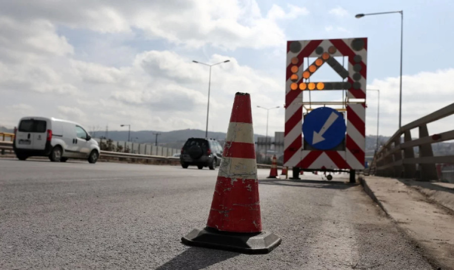 Θεσσαλονίκη: Εργασίες οριζόντιας σήμανσης στην Εθνική Οδό Θεσσαλονίκης–Καβάλας