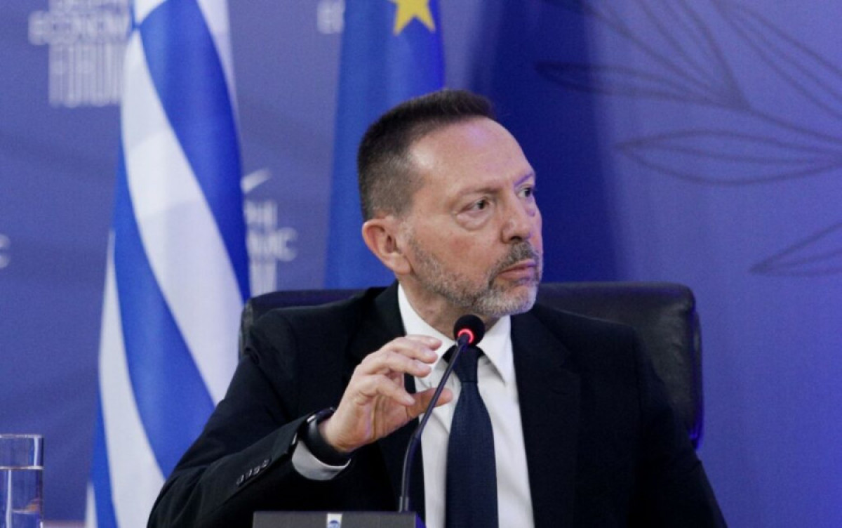 Στουρνάρας: Απομακρύνεται το σενάριο μείωσης επιτοκίων τον Δεκέμβριο – «Βρισκόμαστε σε ισορροπία»