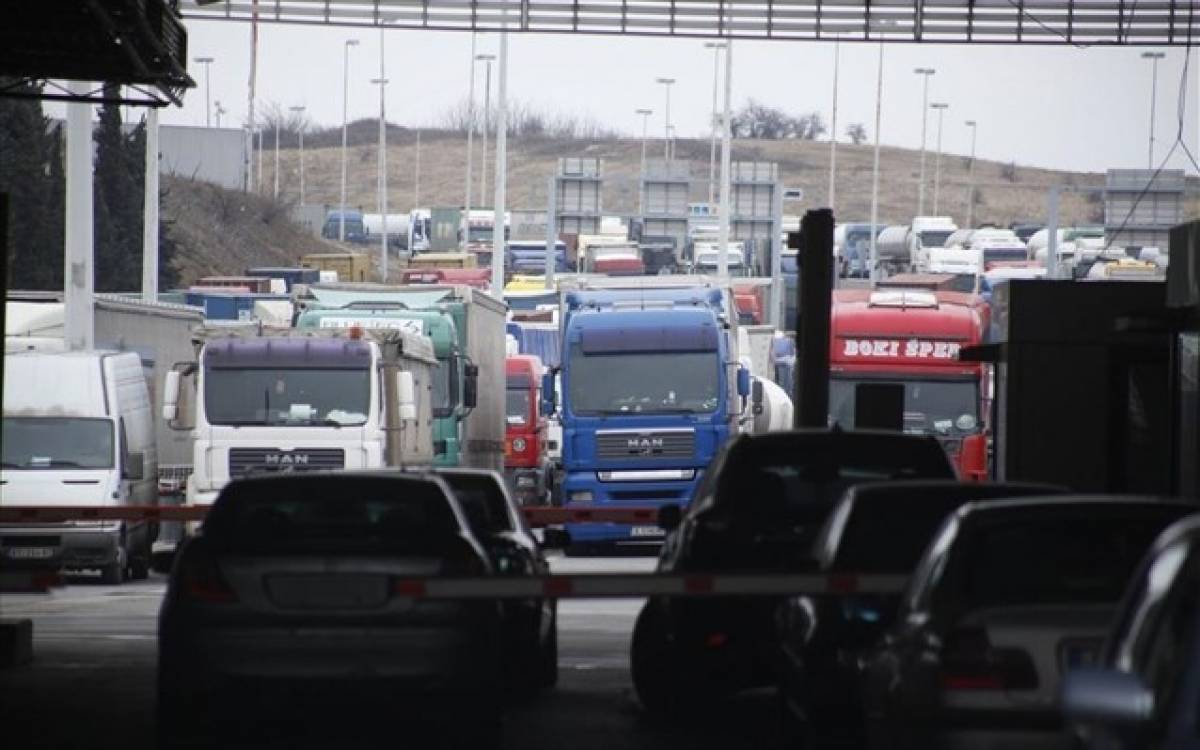 Οδηγίες ΑΑΔΕ σε τελωνεία για τις συναλλαγές με Βόρεια Μακεδονία