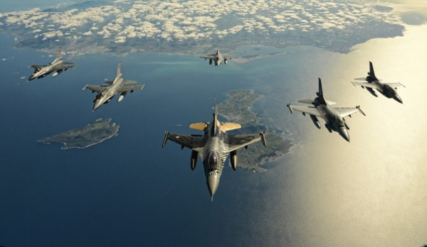 Αιγαίο: Πέντε νέες παραβιάσεις από τουρκικά F-16