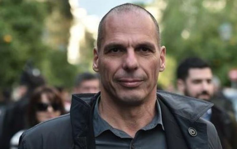 Βαρουφάκης: Υπήρξα θύμα-Δεν θα με κοίταζε στα μάτια ο Τσίπρας