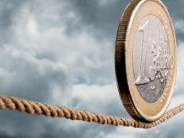 Πολιτικό παζάρι με την τρόικα για απολύσεις και μακροοικονομικά μεγέθη - Συμφωνία για ύφεση στο 4%
