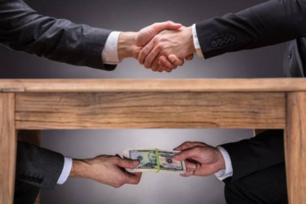 ΔΝΤ: $1 τρισ. η «ζημιά» της διαφθοράς στην παγκόσμια οικονομία