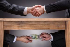 ΔΝΤ: $1 τρισ. η «ζημιά» της διαφθοράς στην παγκόσμια οικονομία