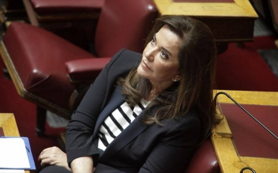 Κι όμως… Η Nτόρα Μπακογιαννη χειροκρότησε τον Αντώνη Σαμαρά!