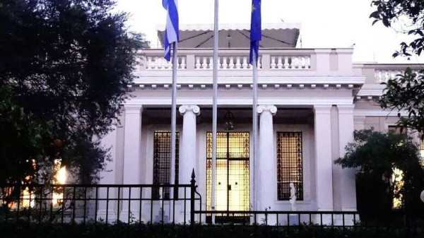 Με ποπ κορν στο Μαξίμου για το συνέδριο του ΣΥΡΙΖΑ