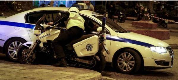 Σοβαρά επεισόδια στα Εξάρχεια - Επιθέσεις σε αστυνομικούς