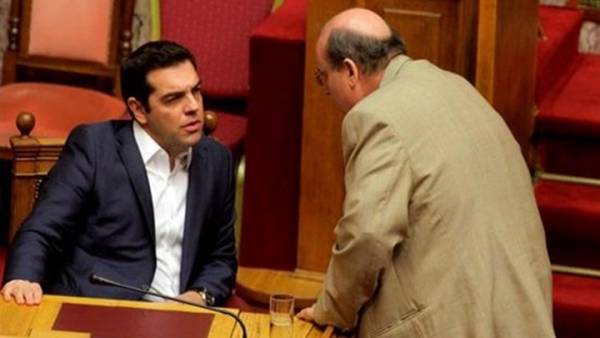«Τροχιοδεικτικά» από Φίλη μετά το φιάσκο