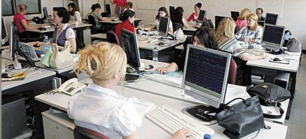 Κατακόρυφη μείωση των δημοσίων υπαλλήλων- Σε ποια Υπουργεία τοποθετήθηκαν όσοι απέμειναν