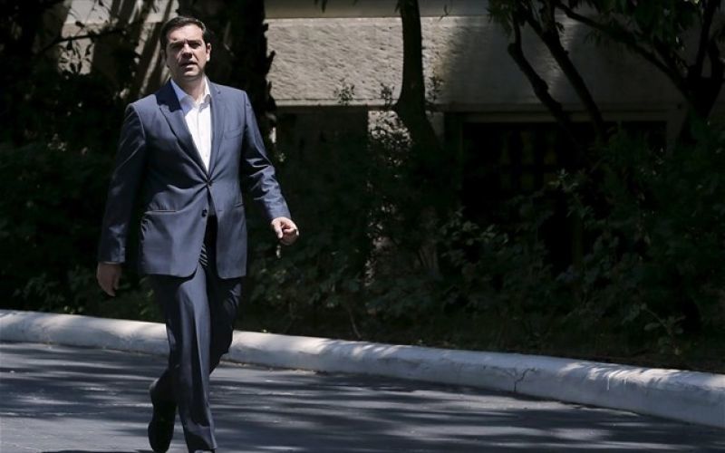 Handelsblatt: O Τσίπρας να παρουσιάσει έργο άμεσα