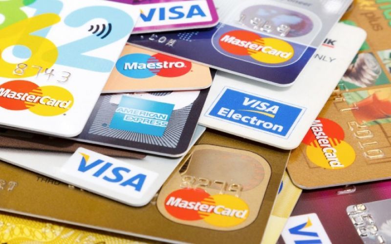 ΕΕΤ: Όσα πρέπει να ξέρετε για τις κάρτες πληρωμών