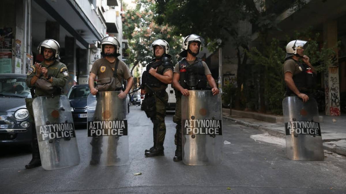 Οκτώ προσαγωγές μετά από αστυνομική επιχείρηση στα Εξάρχεια