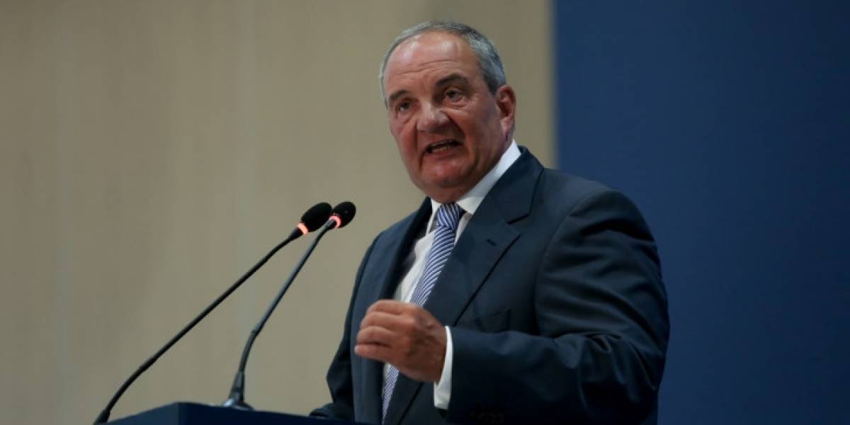 Κύκλοι Καραμανλή: Απάντηση σε δημοσίευμα για τα Σκόπια