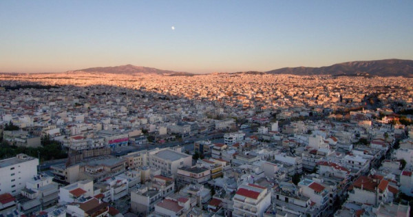 Καιρός: Υποχωρεί η θερμοκρασία στα ανατολικά – Πού θα φτάσει στους 38°C