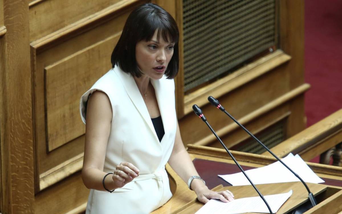 Γιαννακοπούλου: Χρειάζονται γενναία μέτρα και συνολικό σχέδιο στήριξης