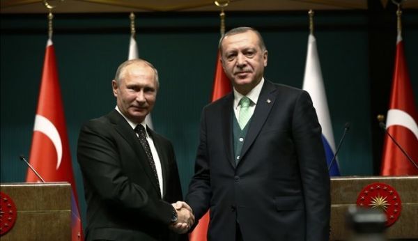 Πούτιν: Προτεραιότητά μας η παράδοση των S-400 στην Τουρκία