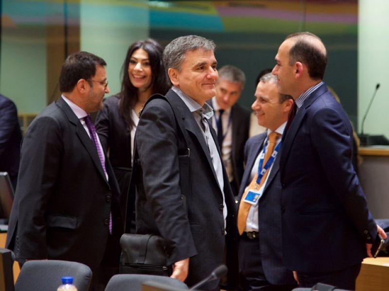 Διαπραγμάτευση: Εφιάλτης «Brussels Group» με στενό μαρκάρισμα εκτός έδρας