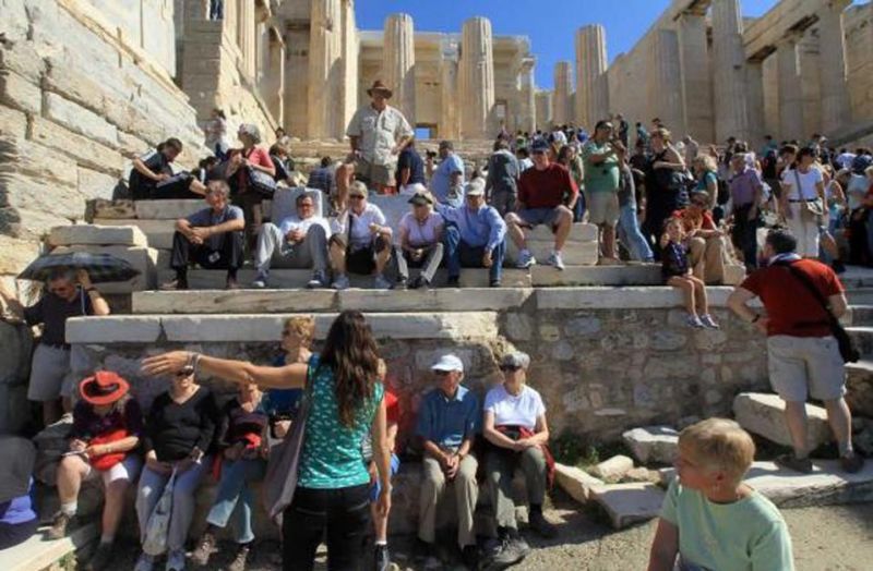 ΣΕΤΕ: Αυξήθηκαν οι τουριστικές ροές τον Ιούλιο