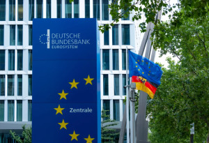 Bundesbank: «Φρένο» στη γερμανική οικονομία το γ’ τρίμηνο – Ανάκαμψη από το τέλος του έτους