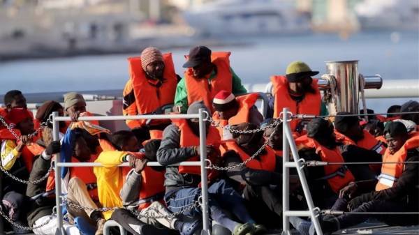 FAZ για Ισπανία: Δικαστική δικαίωση για τις απελάσεις μεταναστών