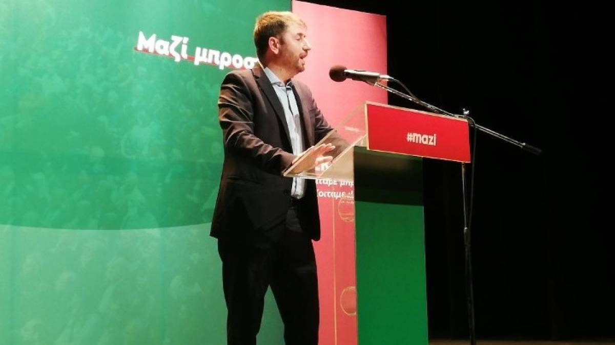 Αιχμές Ανδρουλάκη: Ενότητα βάσης και όχι βαρόνων που χρειάζονται καρέκλα