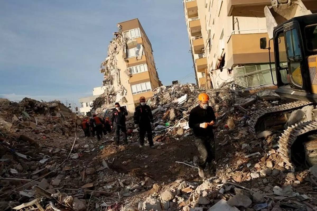 Σμύρνη: Ολοκλήρωση ερευνών για επιζώντες-114 τα θύματα