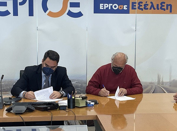 Υπεγράφη η σύμβαση για την αναβάθμιση της σιδηροδρομικής σύνδεσης Λάρισας-Βόλου