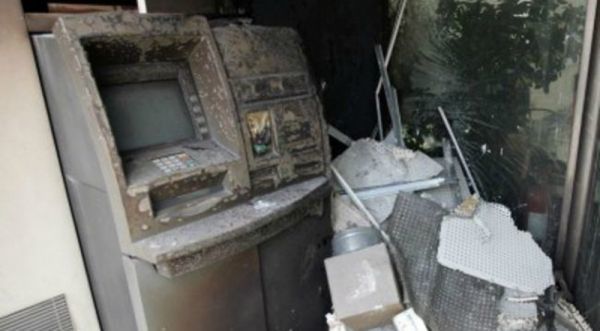 Ανατίναξη ATM στη Σαρωνίδα