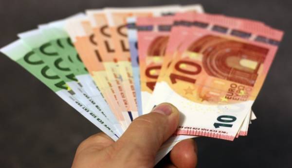 Επίδομα 800€: Το αναλυτικό χρονοδιάγραμμα πληρωμών και διορθώσεων