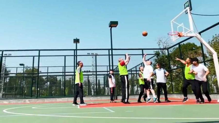 Ερντογάν: Απαντά με...μπάσκετ στα δημοσιεύματα για την υγεία του (video)