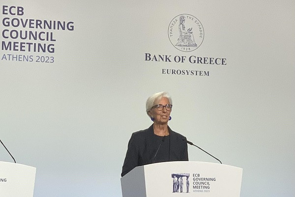 Λαγκάρντ: Επίμονος ο πληθωρισμός- Υψηλά επιτόκια για μεγαλύτερο διάστημα