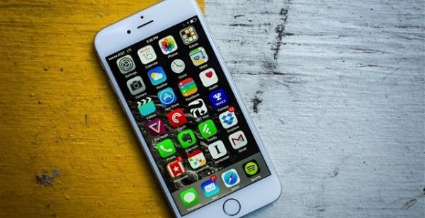 Apple: Πότε κυκλοφορούν στην Ελλάδα τα iPhone 6s και 6s Plus