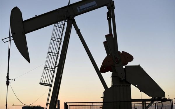 ΙΕΑ: Ο κορεσμός συνεχίζει να πιέζει τις τιμές του πετρελαίου